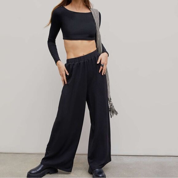 Solid Knitted Crop Top and Wide Leg Pant Black - Picture 1 of 16